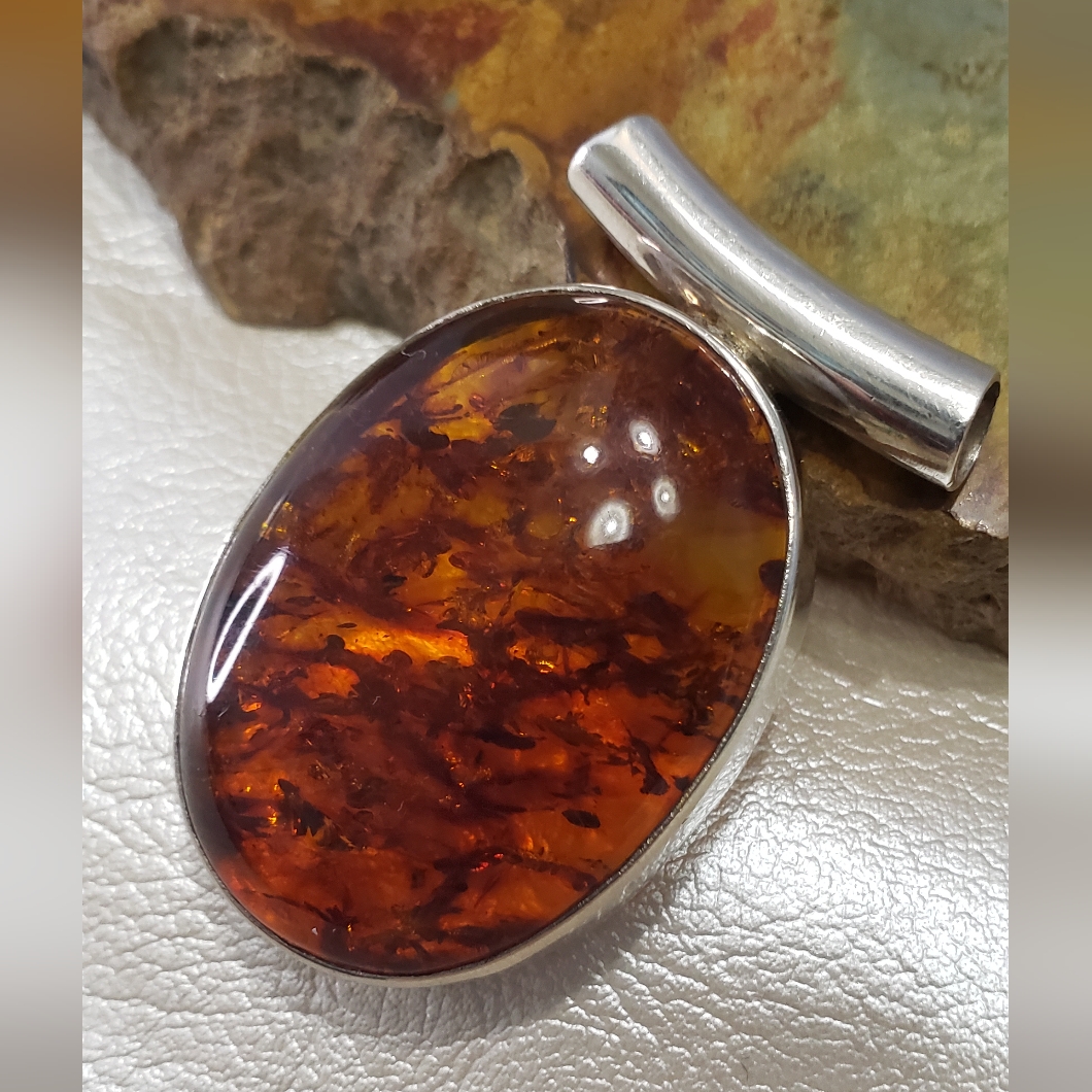 Amber Oval Necklace With Silver Detail
